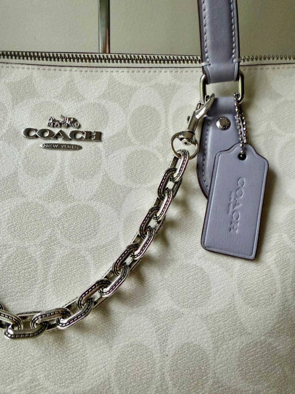 Coach Gallery Tote in leather / signature canvas with chain charm - Picture 5 of 12